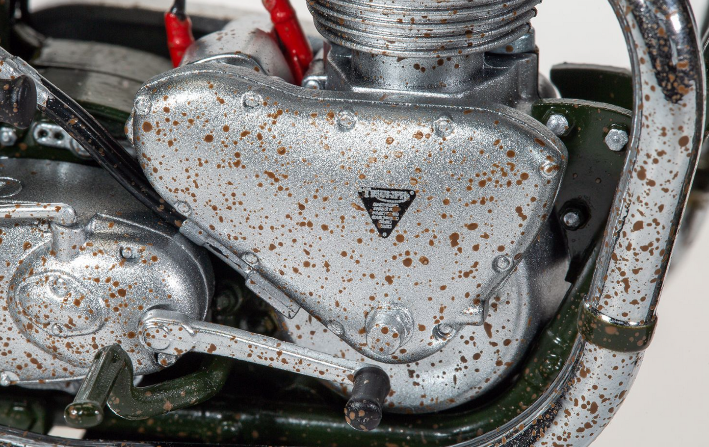 The Great Escape Triumph TR6 Trophy Motorcycle (Weathered) - 1:12 Scale - CC08501