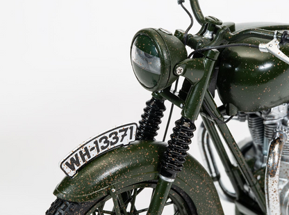 The Great Escape Triumph TR6 Trophy Motorcycle (Weathered) - 1:12 Scale - CC08501