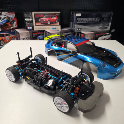 D'OCCASION Tamiya TT-02 + Robitronic Razer ten G2 Brushless Combo 60A 3652 3000kV + Servo Yeah Racing