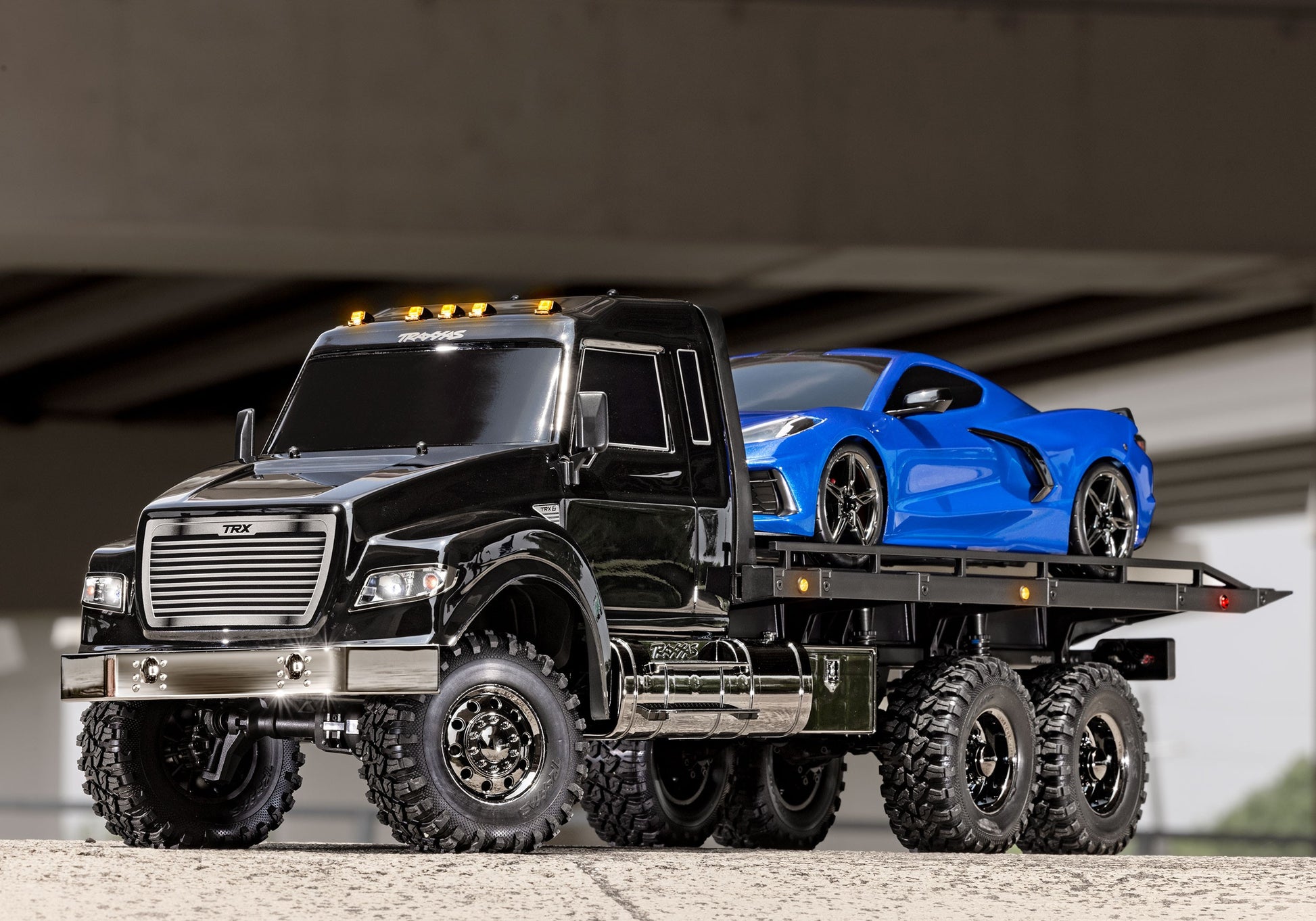 Traxxas FLATBED TRX-6 Truck 1:10 6WD EP RTR ULTIMATE RC HAULER - BLACK - 88086-4BK - RCXX - RC Racing Shop | RC Models | Tuning & Spare Parts for Professionals